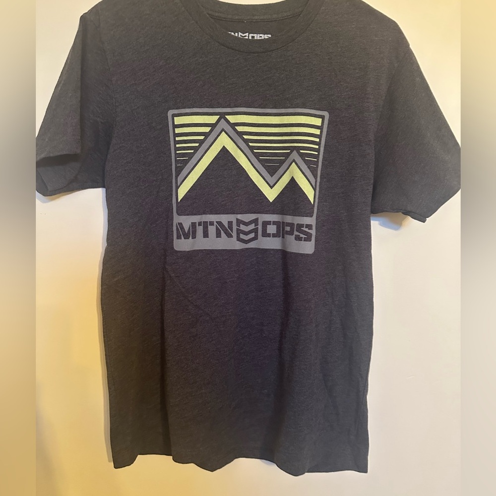Men’s Mtn Ops Gray T Shirt